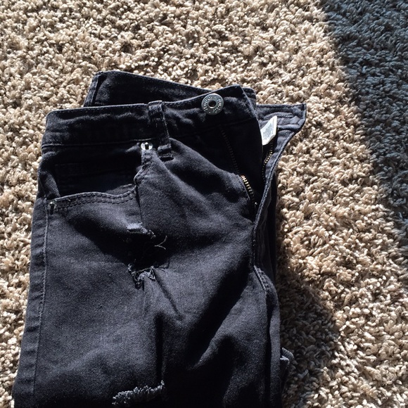 Ripped /distressed jeans - Picture 3 of 3